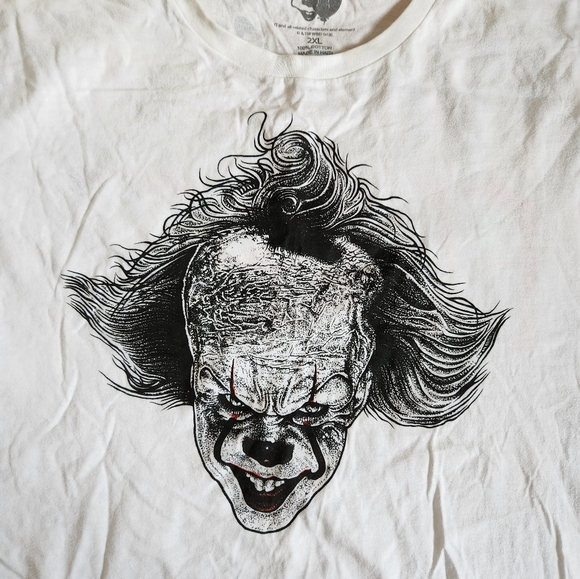 Scary IT white tshirt in XXL - Picture 2 of 5